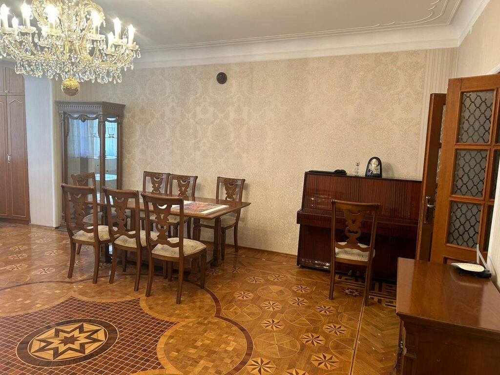 For sale: 4-room apartment (old building), 130 m² — Mənzil, Bakı (3)