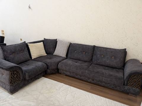 Künc divan – tünd boz rəng, yumşaq və dərin oturacaq hissələri, geniş — 500 ₼ · Баку · Divanlər Künc divan – tünd boz rəng, yumşaq və dərin oturacaq hissələri, geniş — Баку
