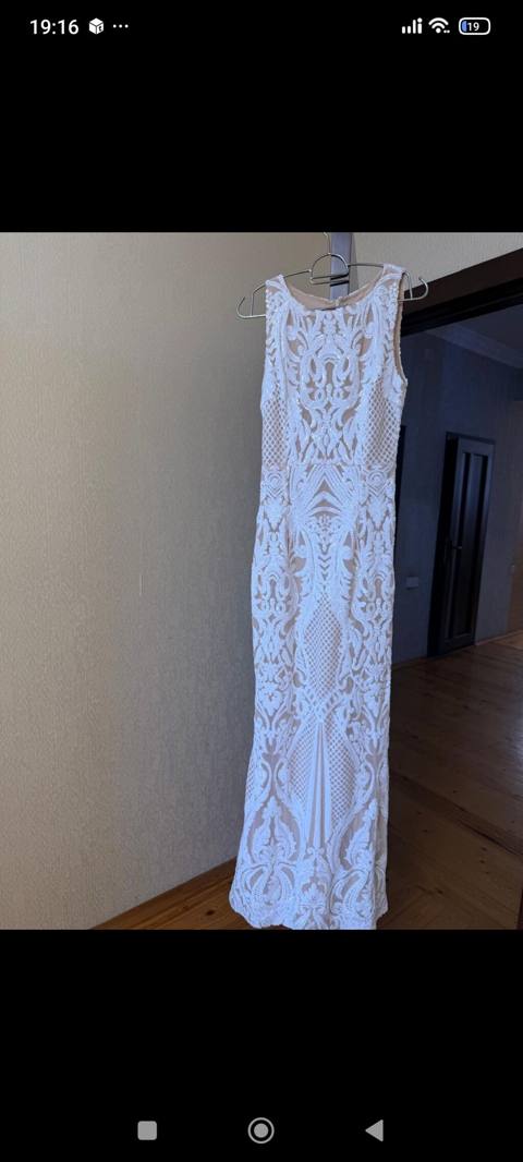 Ağ rəngli uzun ziyafət/libas paltarı - Model: qolsuz, dairəvi — Баку