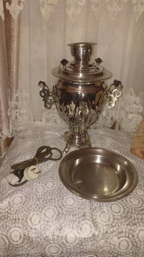 Elektrikli samovar – metal korpuslu, klassik dizayn. Komplektə — 110 ₼ · Баку · Qablar və mətbəx əşyaları Elektrikli samovar – metal korpuslu, klassik dizayn. Komplektə — Баку