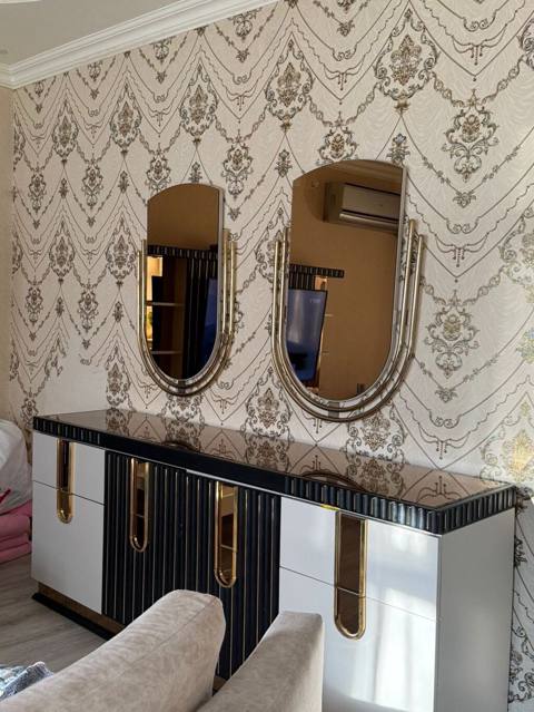 Kamot. 400azn. ideal veziyyetde. İtalya istehsalı. Ünvan — Baku