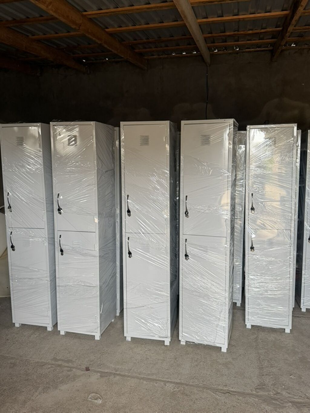 Metall şkaf – paltar və əşya dolabı - Material: qalın metall — Ofis mebeli, Bakı