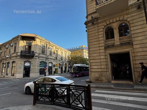 Satılır 2 otaqlı Bina evi menzil (Köhnə tikili), 100 m², Səbail rayonu — Baku