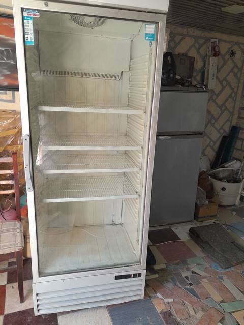 Ticarət vitrin soyuducusu – şüşə qapılı, dik tip - Brend/model — 250 ₼ · Мехдиабад · Soyuq vitrini Ticarət vitrin soyuducusu – şüşə qapılı, dik tip - Brend/model — Мехдиабад