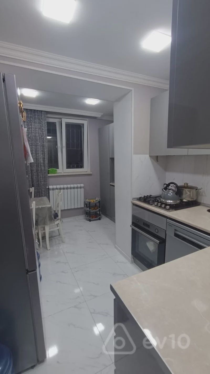 For sale: 3-room apartment (old building), 104 m² — Mənzil, Bakı (9)