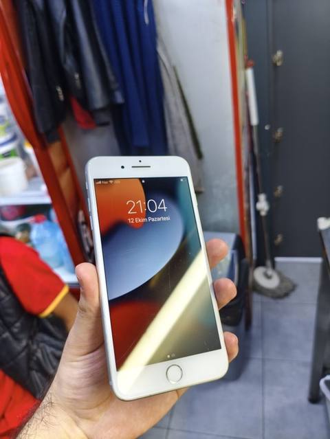 IPhone 7 Plus, 32 GB, Gümüşü, Barmaq izi — 150 ₼ · Baku · Apple iPhone IPhone 7 Plus, 32 GB, Gümüşü, Barmaq izi — Baku