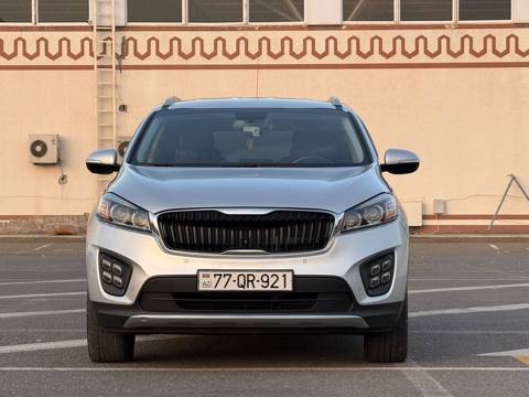 Kia Sorento: 2 l 2016 il Krossover — Көліктер