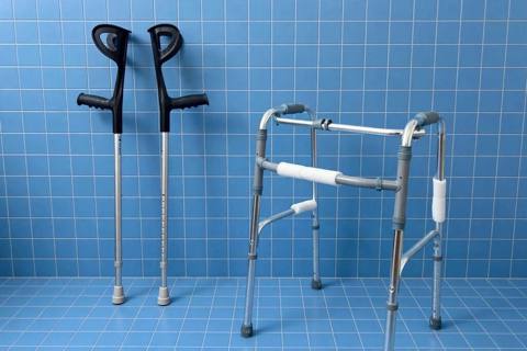 Yurutec teze istifade edilmeyib Tekerli ve tekersiz var qatlanir — Murad — Crutches and walkers
