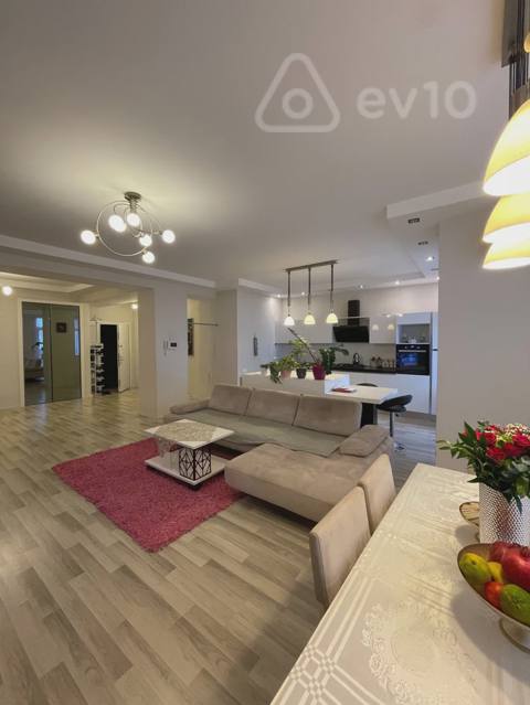 3 otaqlı mənzil, 101 m², Sübh Salayev küçəsi — Баку