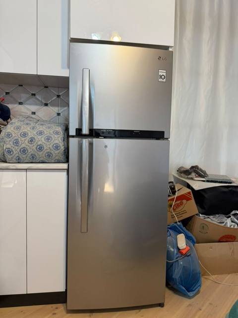 LG iki qapılı soyuducu (üstdə dondurucu), inox rəng. Xüsusiyyətlər — 500 ₼ · Баку · Soyuducular LG iki qapılı soyuducu (üstdə dondurucu), inox rəng. Xüsusiyyətlər — Баку