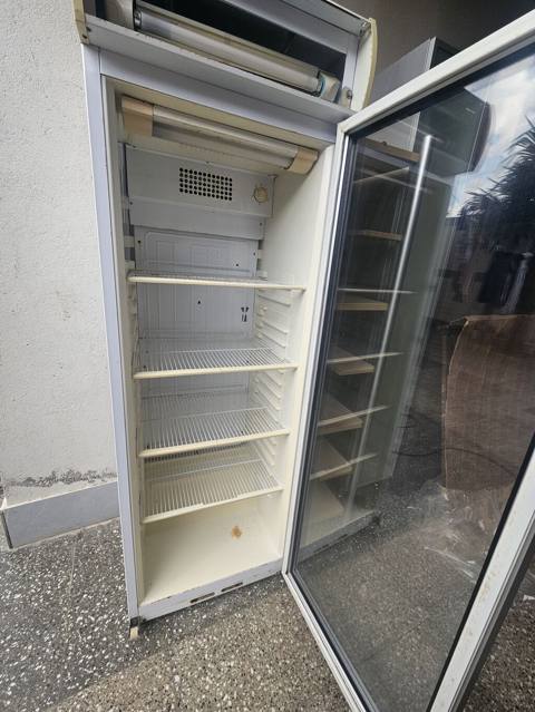 Chınar vitrin tipli soyuducu Market,restoran,kafelərə uyğundu Tam — 180 ₼ · Дигях · Soyuq vitrini Chınar vitrin tipli soyuducu Market,restoran,kafelərə uyğundu Tam — Дигях