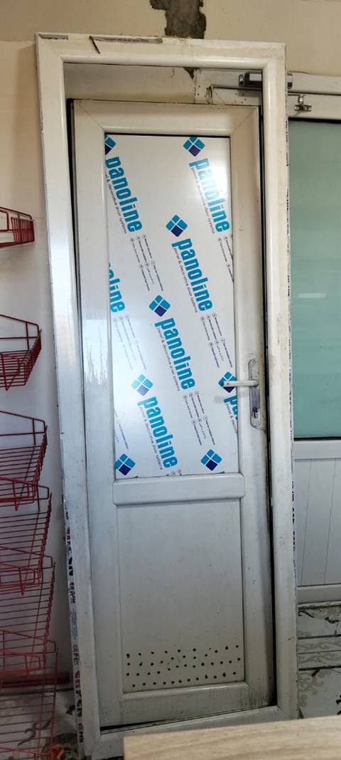 İşlənmiş Plastik qapı 70x205 sm Çərçivə ilə, Ünvandan götürmə — Баку