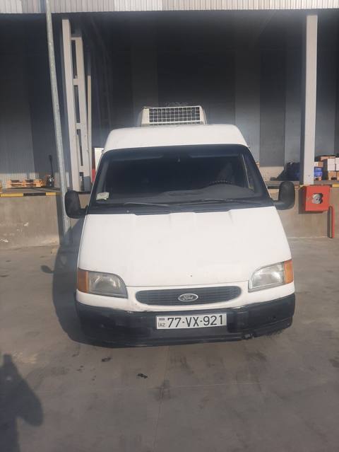 Ford Transit soyuduculu yük furqonu. Ağ rəngli, uzun bazalı qapalı — 10 800 ₼ · Masazir · Yük maşınları Ford Transit soyuduculu yük furqonu. Ağ rəngli, uzun bazalı qapalı — Masazir