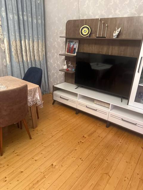 İşlənmiş, Düz TV altlığı, Polkalı, Laminat — Digah