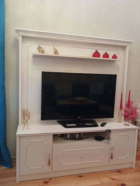 Ağ rəngli klassik üslubda TV stendi və dekor paneli - Material — 200 ₼ · Мехдиабад · Televizor altlıqları və standlar Ağ rəngli klassik üslubda TV stendi və dekor paneli - Material — Мехдиабад