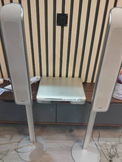 Sony musiqi mərkəzi 5 səs gücləndirici və basovik