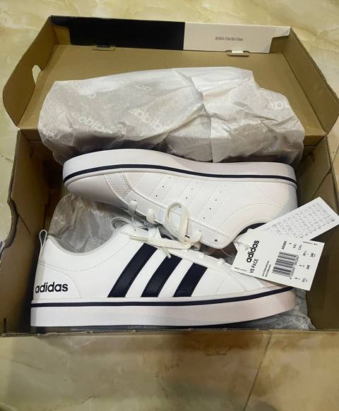 Adidas VS Pace 2.0 idman ayaqqabısı. Ölçü 39. Xaricdən 155 manata — 120 ₼ · Baku · Krossovkalar Adidas VS Pace 2.0 idman ayaqqabısı. Ölçü 39. Xaricdən 155 manata — Baku