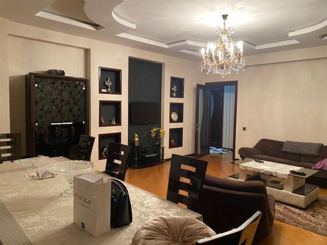 For rent: 2-room apartment (old building), 70 m² — Mənzil, Bakı (8)