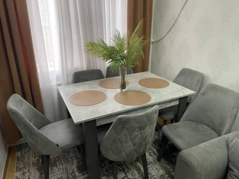 Mətbəx/qonaq otağı üçün yemək dəsti - Tərkibi: 1 ədəd düzbucaqlı masa — 450 ₼ · Хырдалан · Masalar və stullar Mətbəx/qonaq otağı üçün yemək dəsti - Tərkibi: 1 ədəd düzbucaqlı masa — Хырдалан