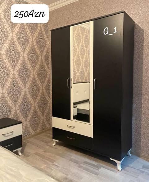 Geniş tutumlu 3 qapılı geyim dolabı - Rəng: qara-ağ iki ton - Orta — Tovarlar