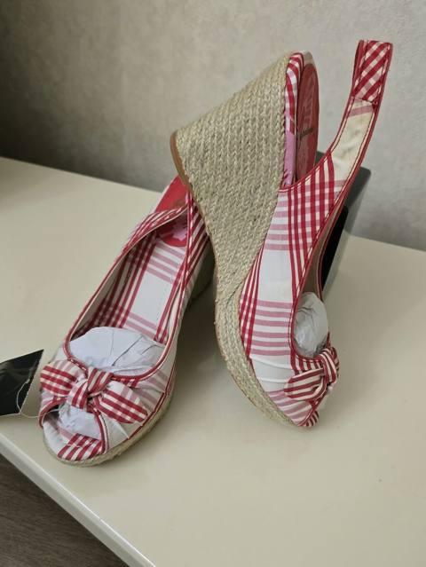 Stradivarius, Ölçü: 38, Yeni — 15 ₼ · Bakı · Sandal Stradivarius, Ölçü: 38, Yeni — Bakı