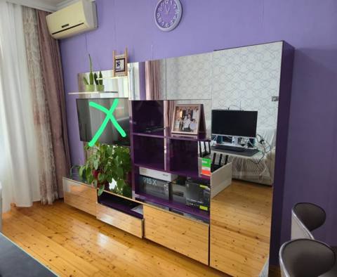 Tv stend satilir 100 azn. Olcu.250x180x35. unvan Köhnə Günəşli 9450 — Ürünler