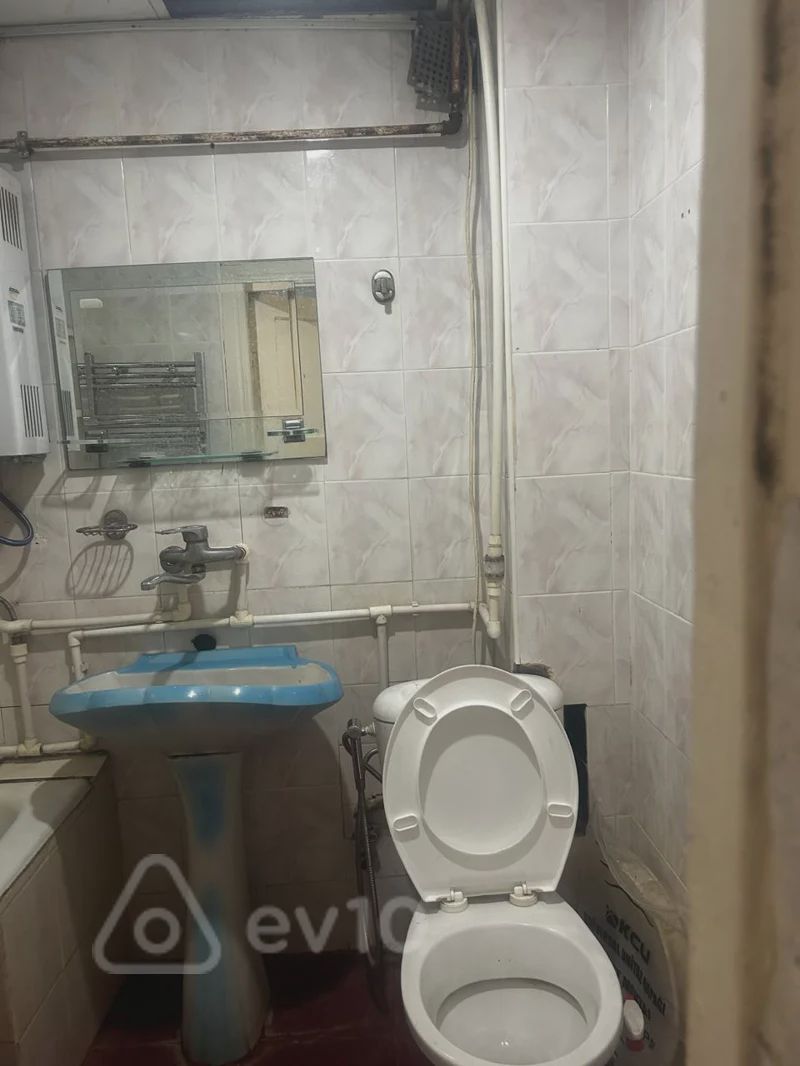 For rent: 2-room apartment (old building), 55 m² — Mənzil, Bakı (9)