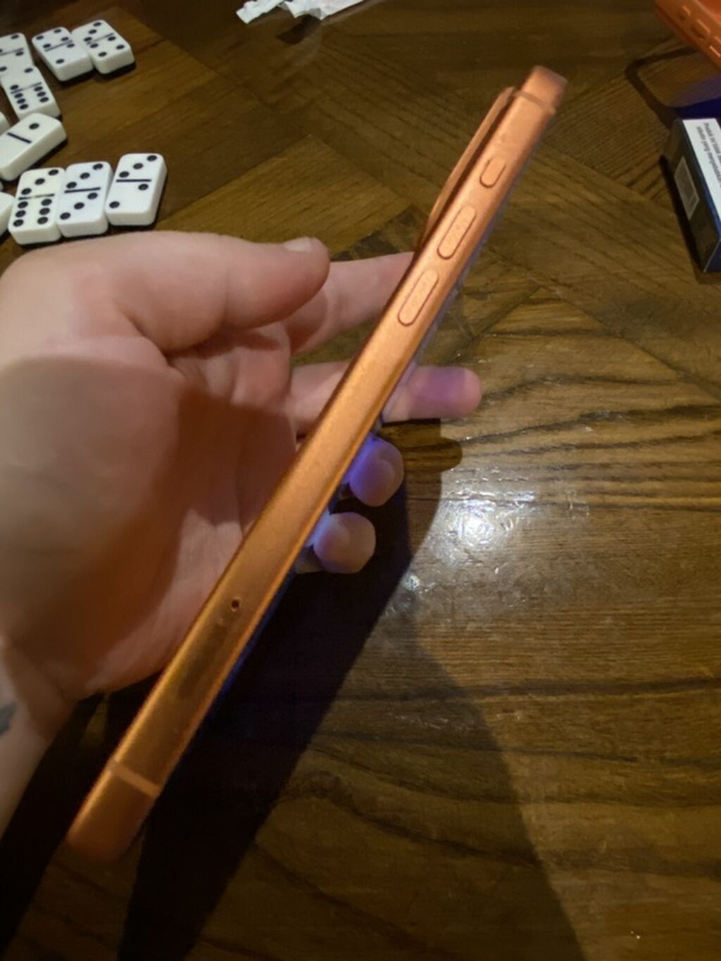 Narıncı, Simsiz şarj — Apple iPhone, Bakı (2)