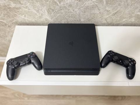 Playstation 4 slim model 500 gb ideal vəziyyətdə. Ev şəraitində — 400 ₼ · Сарай · Oyun konsolları Playstation 4 slim model 500 gb ideal vəziyyətdə. Ev şəraitində — Сарай