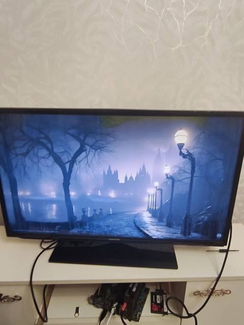 Samsung LED televizor - Diaqonal: 40 düym - Ekran: Full HD LED panel — 200 ₼ · Baku · Televizorlar Samsung LED televizor - Diaqonal: 40 düym - Ekran: Full HD LED panel — Baku