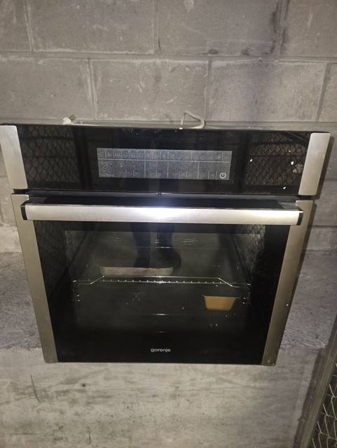Gorenje markalı ankastre soba satılır. Qara şüşə ön panel və — Bakı