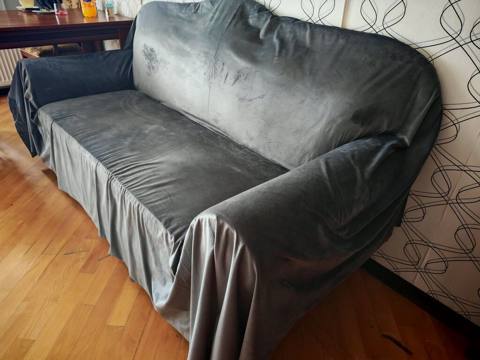 Divan ve iki kreslo satilir. Batma, qiriq filan hecne yoxdu. Uzden — Товарлар