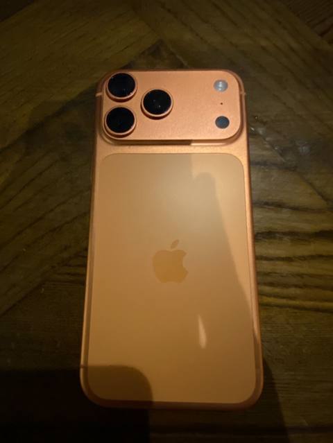 Narıncı, Simsiz şarj — 1 550 ₼ · Baku · Apple iPhone Narıncı, Simsiz şarj — Baku