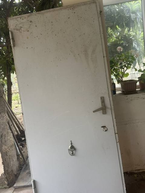Metal giriş qapısı - Material: möhkəm metal karkas, taxta teksturalı — 300 ₼ · Дигях · Pəncərələr, qapılar, balkonlar Metal giriş qapısı - Material: möhkəm metal karkas, taxta teksturalı — Дигях