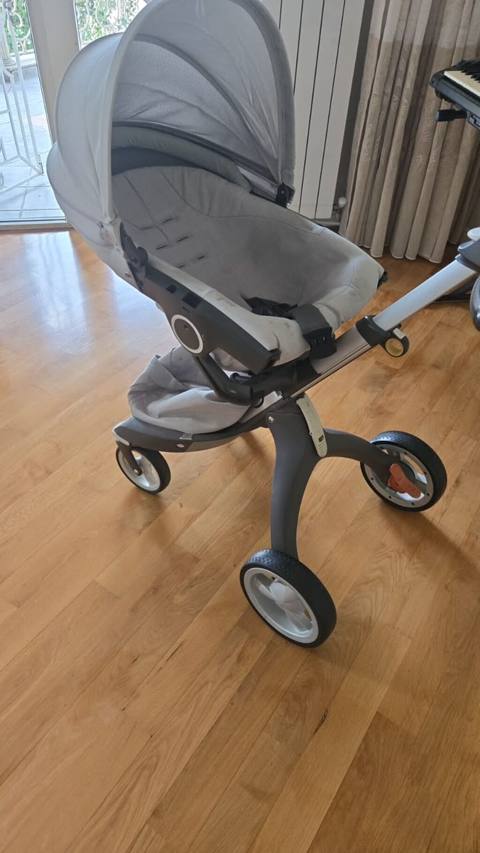 Stokke Scoot tərzində premium uşaq arabası – açıq boz rəng — Uşaqlar üçün hər şey
