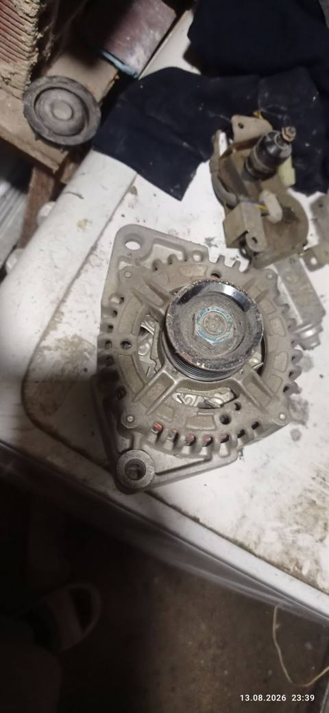 Avtomobil üç44ün generator (alternator) satılır. Şəkillərdə görünən — 250 ₼ · Sumgayit · Avtomobil elektrikası Avtomobil üç44ün generator (alternator) satılır. Şəkillərdə görünən — Sumgayit
