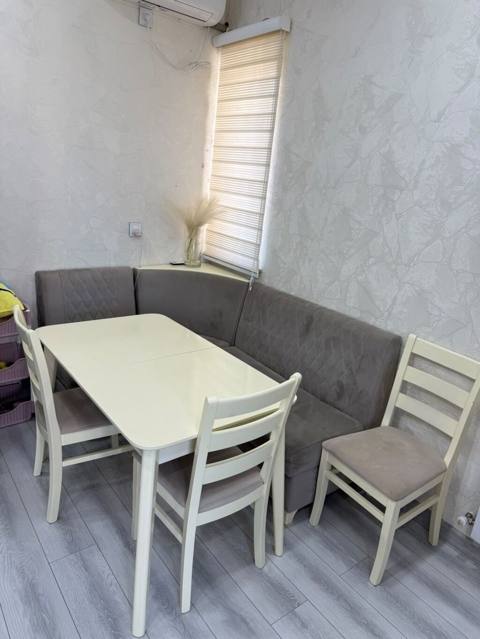 Metbex ücün masa desti. 400azn. Uqlavoy divan. 3 eded stul. Yaxsı — 400 ₼ · Мехдиабад · Yumşaq mobilya dəstləri Metbex ücün masa desti. 400azn. Uqlavoy divan. 3 eded stul. Yaxsı — Мехдиабад
