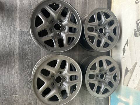 4 ədəd yüngül lehimli disk dəsti Byd ela veziyetde cox az surulub — 170 ₼ · Баку · Diskləri 4 ədəd yüngül lehimli disk dəsti Byd ela veziyetde cox az surulub — Баку