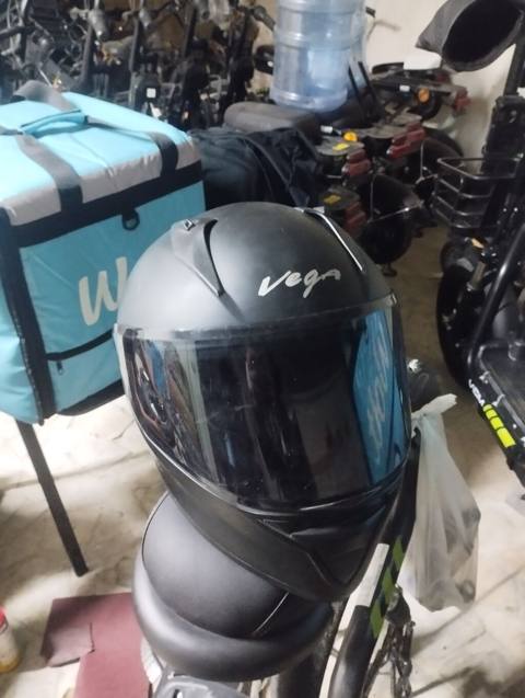 Vega tam üzlü motosiklet dəbilqəsi - Rəng: mat qara - Növ: full-face — 40 ₼ · Baku · Motosiklet geyimi Vega tam üzlü motosiklet dəbilqəsi - Rəng: mat qara - Növ: full-face — Baku