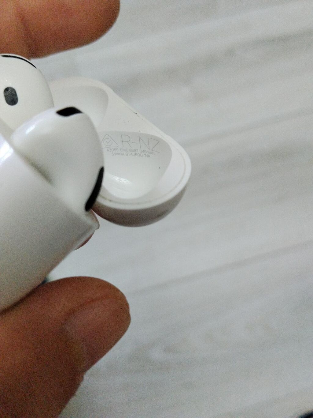Apple AirPods 4 Xüsusiyyətlər: - Bluetooth simsiz qulaqcıq dəsti — Qulaqcıqlar, Digah (2)