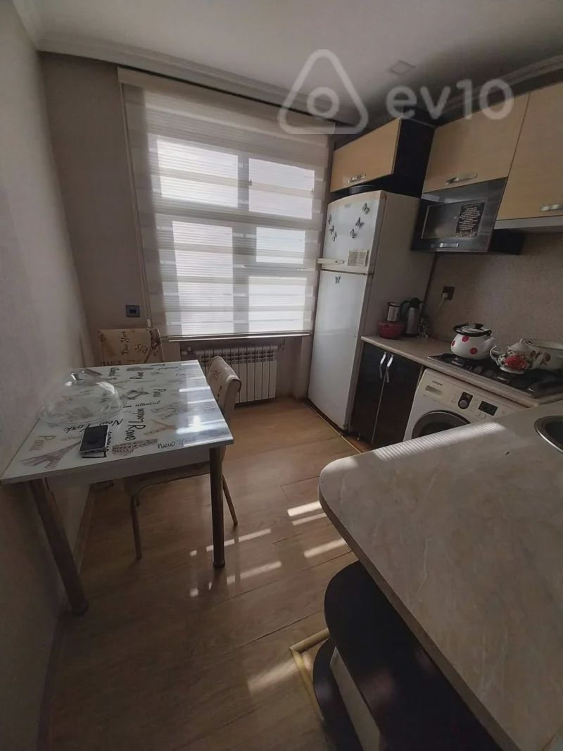 For sale: 3-room apartment (old building), 70 m² — Mənzil, Bakı (3)