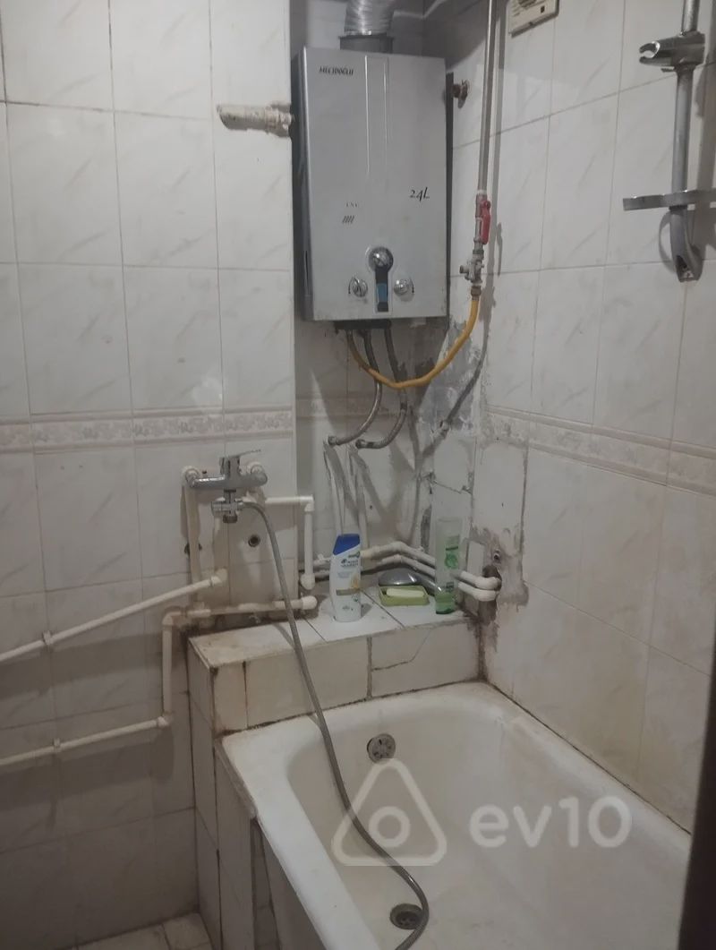 For sale: 3-room apartment (old building), 100 m² — Mənzil, Bakı (10)