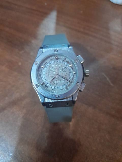 İşlənmiş, Qol saatı, Hublot, rəng - Gümüşü — 25 ₼ · Баку · Qol saatları İşlənmiş, Qol saatı, Hublot, rəng - Gümüşü — Баку
