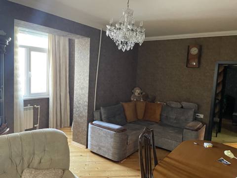 Satılır 2 otaqlı köhnə tikili 65 m² — Baku