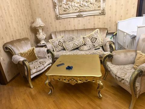 satilir. Dest ve jurnal masasi. 800 azn. Bineqedi r — 800 ₼ · Bakı · Yumşaq mobilya dəstləri satilir. Dest ve jurnal masasi. 800 azn. Bineqedi r — Bakı
