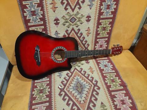 Gitara üçün çuxol və barmaqlıq üstündə veriləcək - Akustik gitar — 180 $ · Digah · Gitarlar və digər simli alətlər Gitara üçün çuxol və barmaqlıq üstündə veriləcək - Akustik gitar — Digah