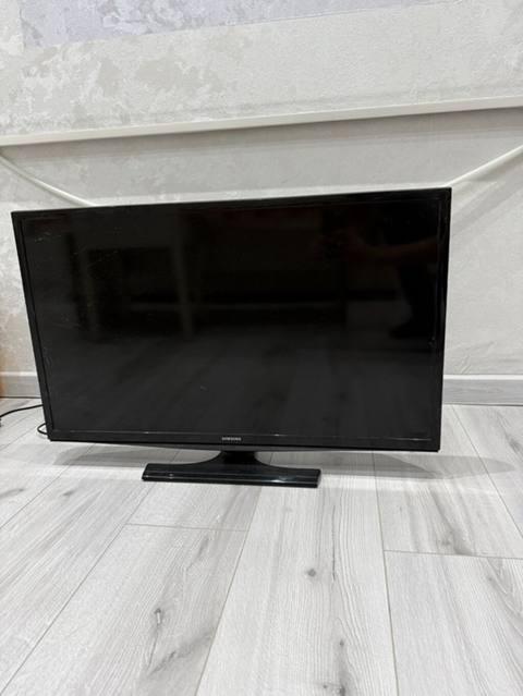 Samsung LED TV – UE32J4100AU (UE32J4100) heçbir problemi yoxdur — 55 ₼ · Masazir · Televizorlar Samsung LED TV – UE32J4100AU (UE32J4100) heçbir problemi yoxdur — Masazir