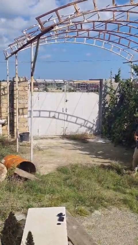 Satılır: Həyət evi və torpaq sahəsi - 4 tərəfi hasarlı, darvazalı — Digah