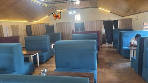 Kafe,restoran,chay evi,coffeshop uchun divan desti her desti 100Azn — Baku