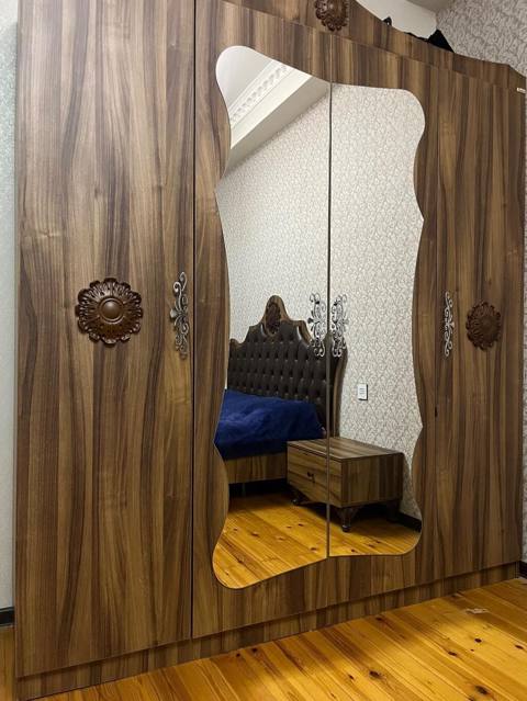 Dolab satilir Qiymət 250 azn olcu 190*2 Ünvan 9 mk Nika9740 — Tovarlar